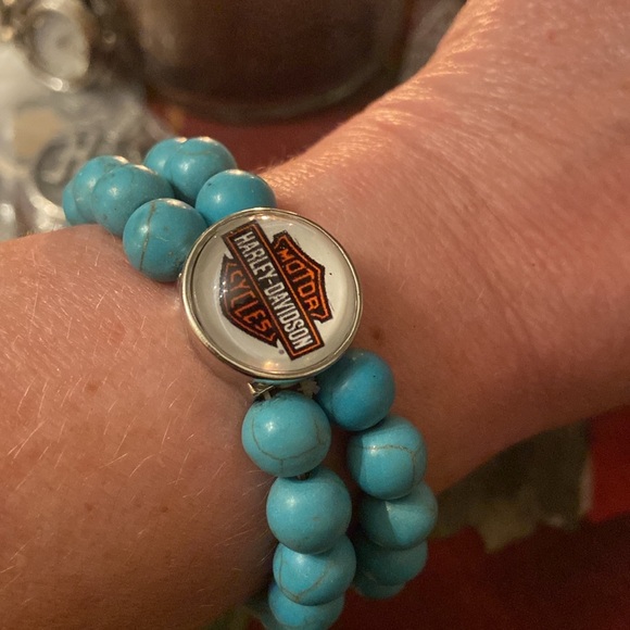 HD Turquoise Beaded Bracelet - Picture 2 of 4